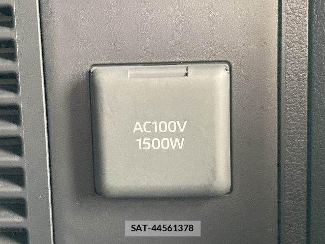 Toyota ALPHARD HYBRID 2023-10 8244528-9