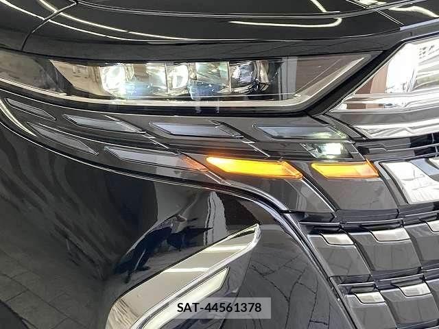 Toyota ALPHARD HYBRID 2023-10 8244528-19
