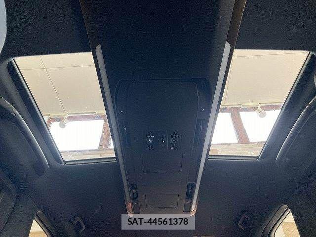 Toyota ALPHARD HYBRID 2023-10 8244528-6