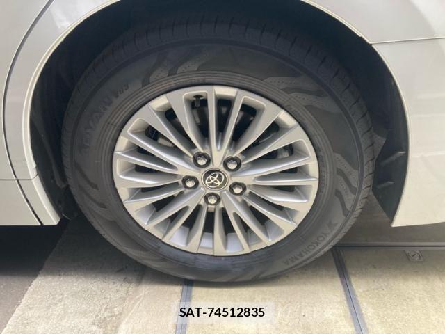 Toyota ALPHARD HYBRID 2025-09 8312834-2