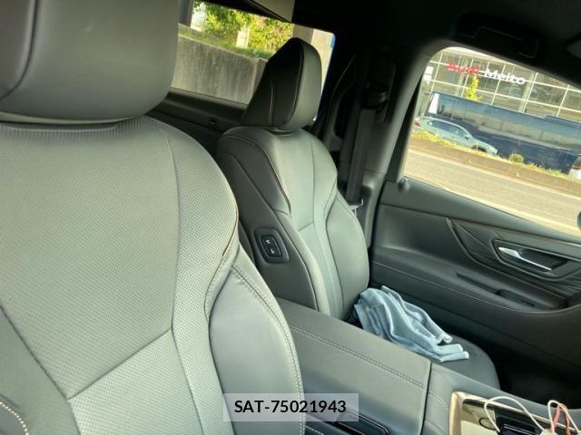 Toyota ALPHARD HYBRID 2024-06 8312832-12