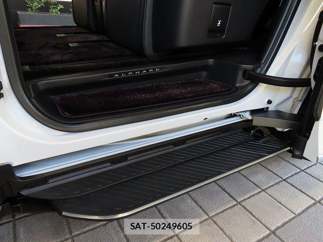 Toyota ALPHARD HYBRID 2024-06 8312822-23