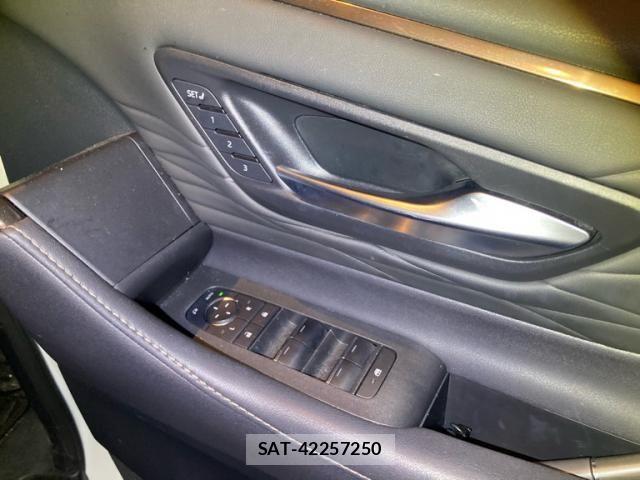Toyota ALPHARD HYBRID 2025-01 8364542-16