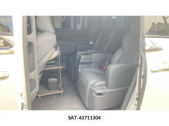 Toyota ALPHARD HYBRID 2023-09 8371401-12
