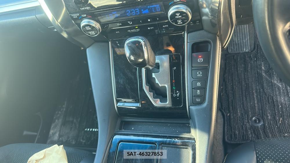 Toyota ALPHARD HYBRID 2021-05 7610982-18