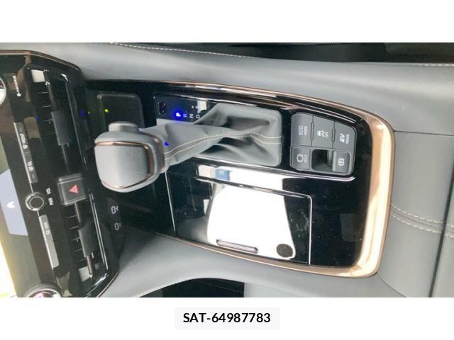 Toyota ALPHARD HYBRID 2024-10 8657861-24