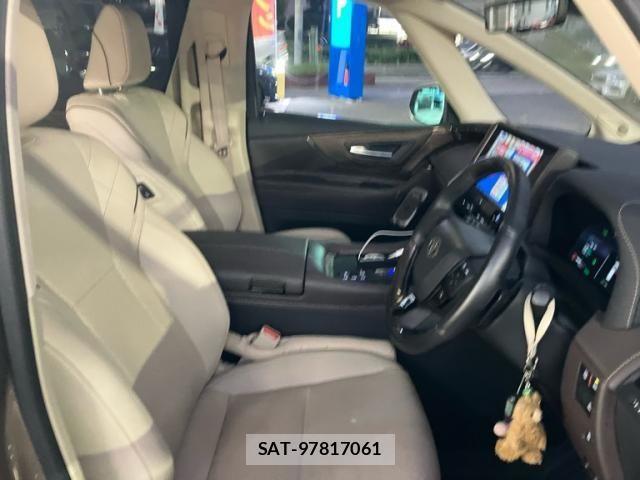 Toyota ALPHARD HYBRID 2025-07 8883250-16