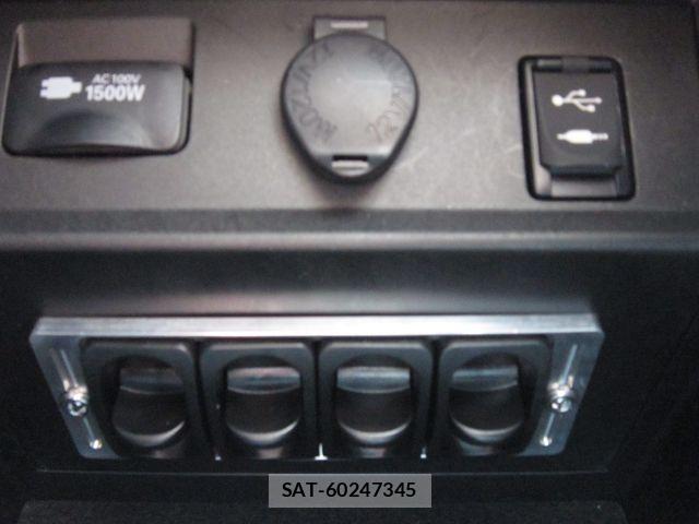 Toyota ALPHARD HYBRID 2016-11 1289714-18