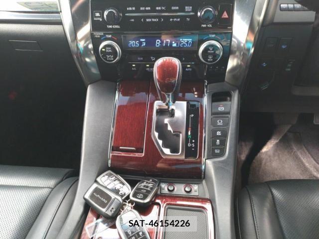 Toyota ALPHARD HYBRID 2017-04 1289715-16