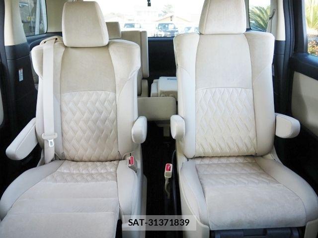 Toyota ALPHARD HYBRID 2022-04 1553737-14