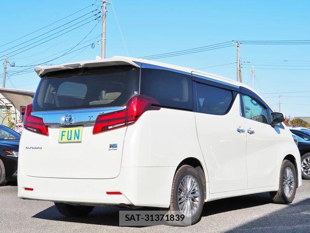 Toyota ALPHARD HYBRID 2022-04 1553737-4