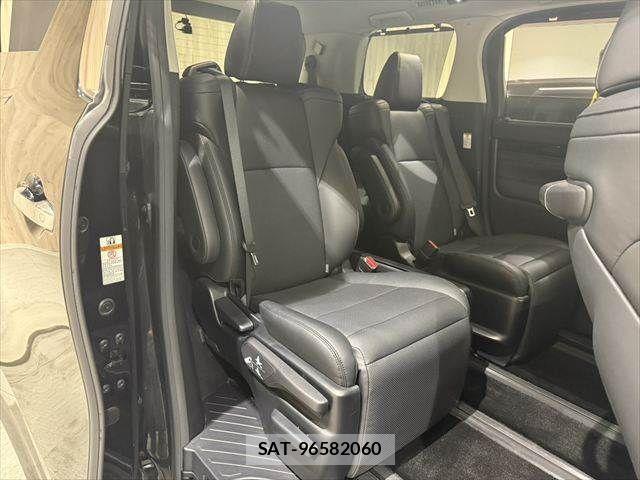 Toyota ALPHARD HYBRID 2019-01 1902623-8