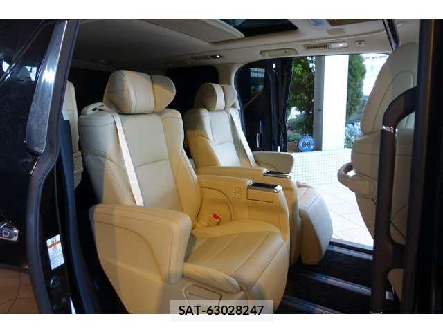 Toyota ALPHARD HYBRID 2022-03 2484913-18