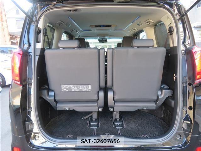 Toyota ALPHARD HYBRID 2020-04 3831474-11