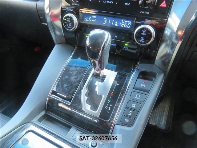 Toyota ALPHARD HYBRID 2020-04 3831474-16