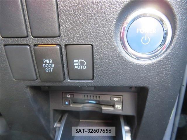 Toyota ALPHARD HYBRID 2020-04 3831474-17