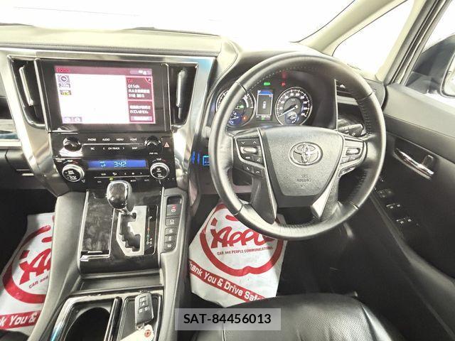 Toyota ALPHARD HYBRID 2020-05 3903440-16