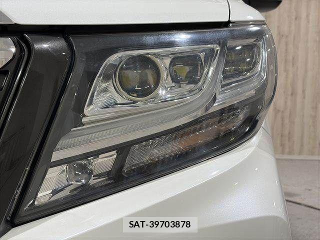 Toyota ALPHARD HYBRID 2017-04 4037894-24
