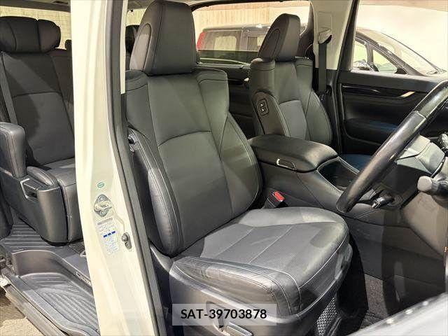 Toyota ALPHARD HYBRID 2017-04 4037894-8