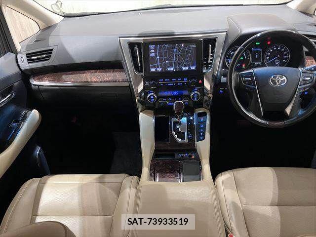 Toyota ALPHARD HYBRID 2018-03 6241856-2