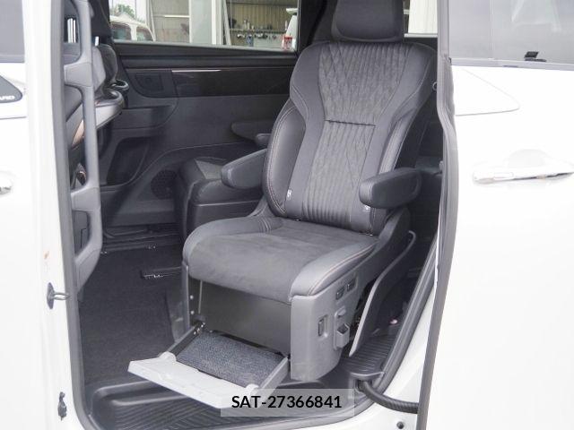 Toyota ALPHARD HYBRID 2023-08 6610349-10