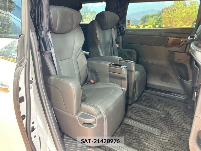 Toyota ALPHARD HYBRID 2025-07 6901642-10