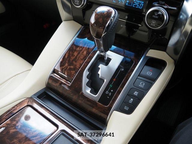 Toyota ALPHARD HYBRID 2022-10 7057338-26
