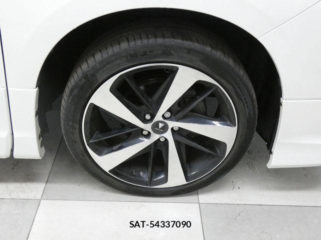 Toyota ALPHARD HYBRID 2017-07 7057344-3