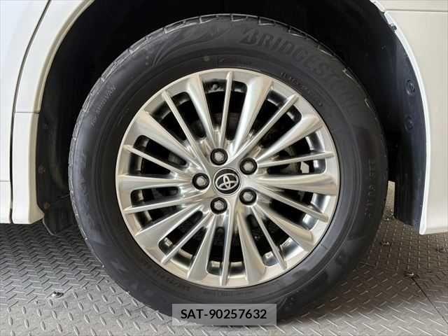 Toyota ALPHARD HYBRID 2019-11 7214426-29