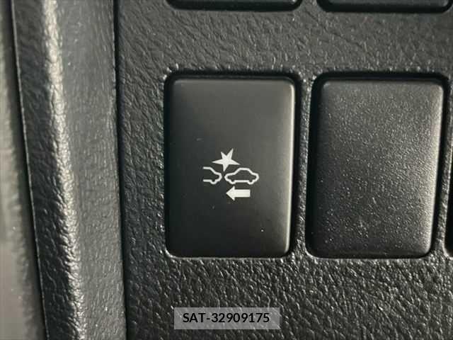 Toyota ALPHARD HYBRID 2017-06 7214416-10