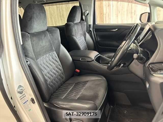 Toyota ALPHARD HYBRID 2017-06 7214416-12