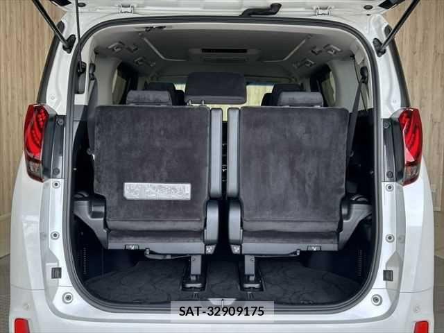 Toyota ALPHARD HYBRID 2017-06 7214416-15