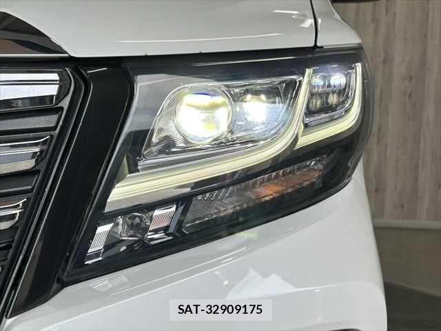 Toyota ALPHARD HYBRID 2017-06 7214416-17
