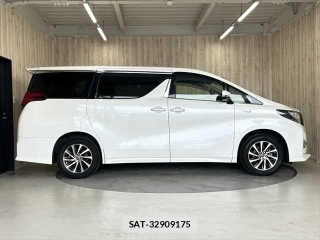 Toyota ALPHARD HYBRID 2017-06 7214416-22