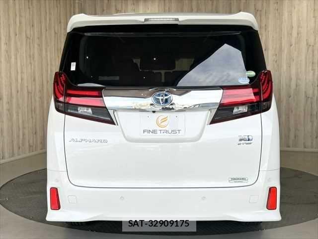 Toyota ALPHARD HYBRID 2017-06 7214416-23