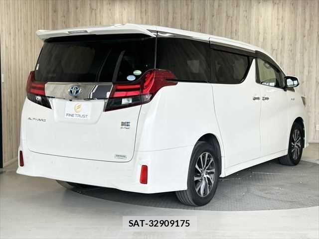 Toyota ALPHARD HYBRID 2017-06 7214416-24