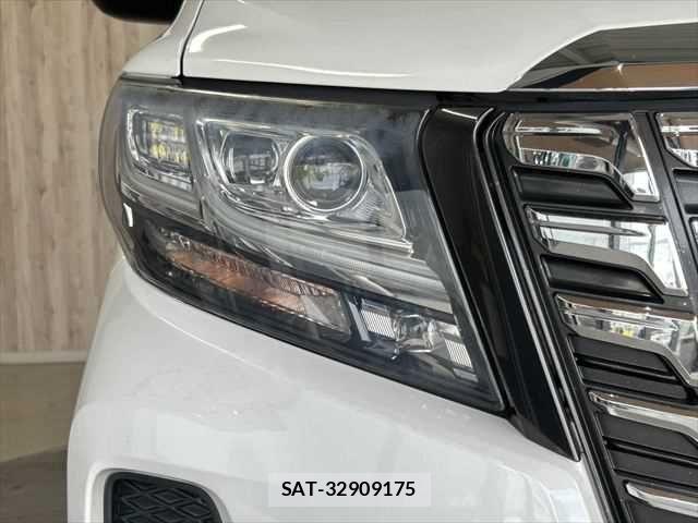 Toyota ALPHARD HYBRID 2017-06 7214416-28
