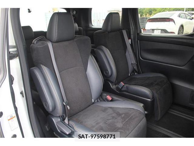 Toyota ALPHARD HYBRID 2021-11 7214439-22