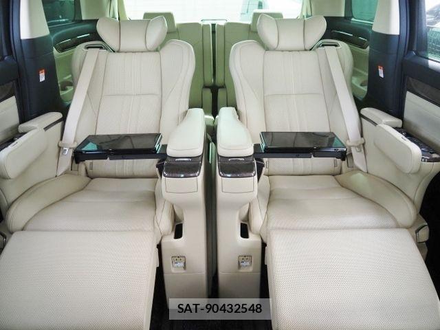 Toyota ALPHARD HYBRID 2023-05 7214447-12