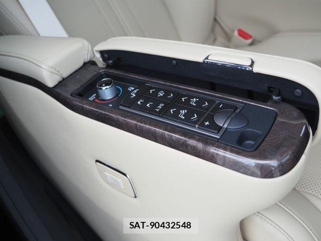 Toyota ALPHARD HYBRID 2023-05 7214447-13