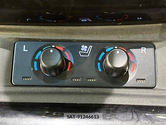 Toyota ALPHARD HYBRID 2018-06 7214418-7