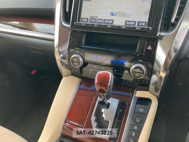 Toyota ALPHARD HYBRID 2017-06 7271460-19