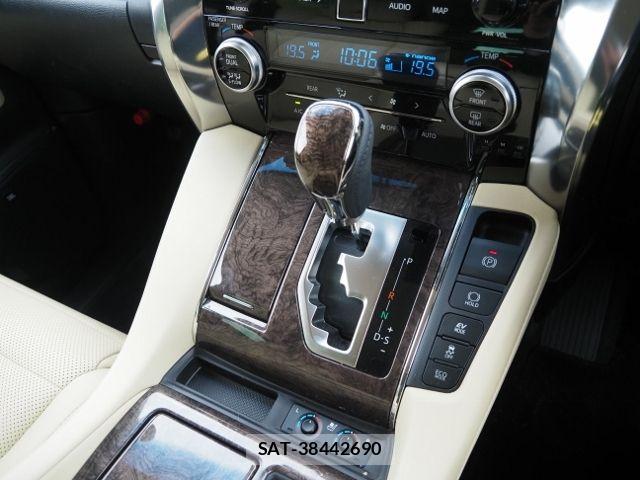 Toyota ALPHARD HYBRID 2021-01 7325478-29