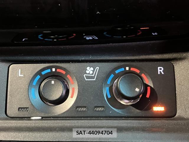 Toyota ALPHARD HYBRID 2021-04 7325492-19
