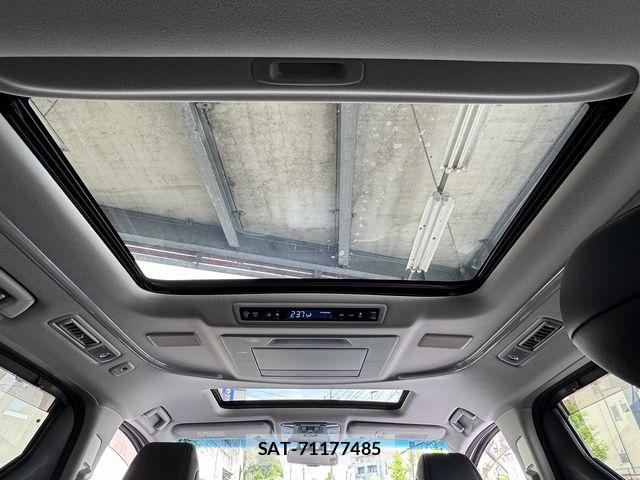 Toyota ALPHARD HYBRID 2017-08 7391238-9