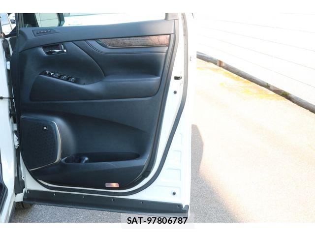 Toyota ALPHARD HYBRID 2020-01 7452706-14