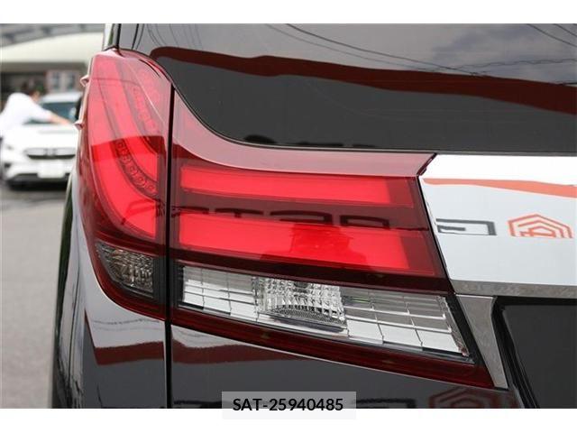Toyota ALPHARD HYBRID 2017-04 7452719-26