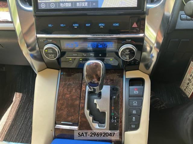 Toyota ALPHARD HYBRID 2019-12 7452718-25