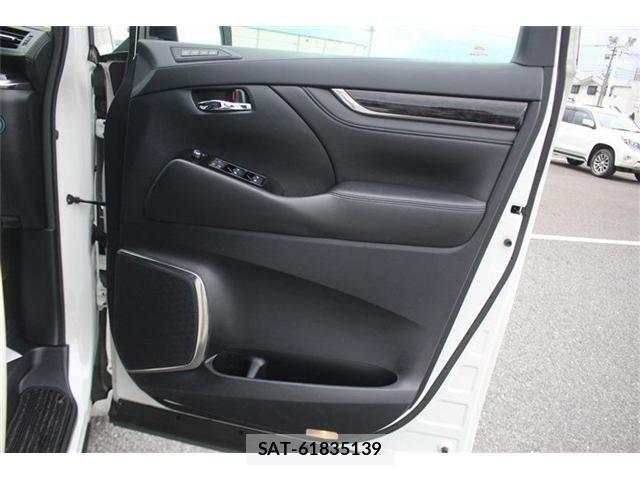 Toyota ALPHARD HYBRID 2018-02 7499398-17