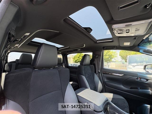 Toyota ALPHARD HYBRID 2022-10 7499387-12
